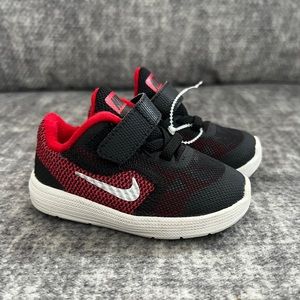 Nike Infants Sneakers | Non-Tie | University Red Silver/Black Little Boys Sz 4C